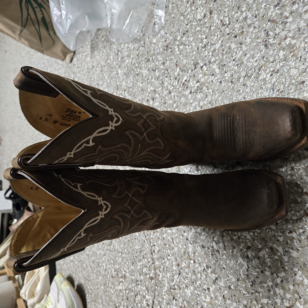 Brown Heeled Boots with Decorative Stitching - 100% Leather. Hand Made Western